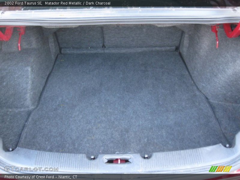 Matador Red Metallic / Dark Charcoal 2002 Ford Taurus SE