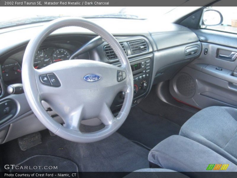 Matador Red Metallic / Dark Charcoal 2002 Ford Taurus SE