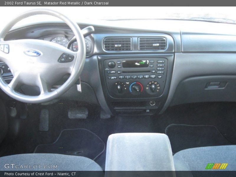 Matador Red Metallic / Dark Charcoal 2002 Ford Taurus SE