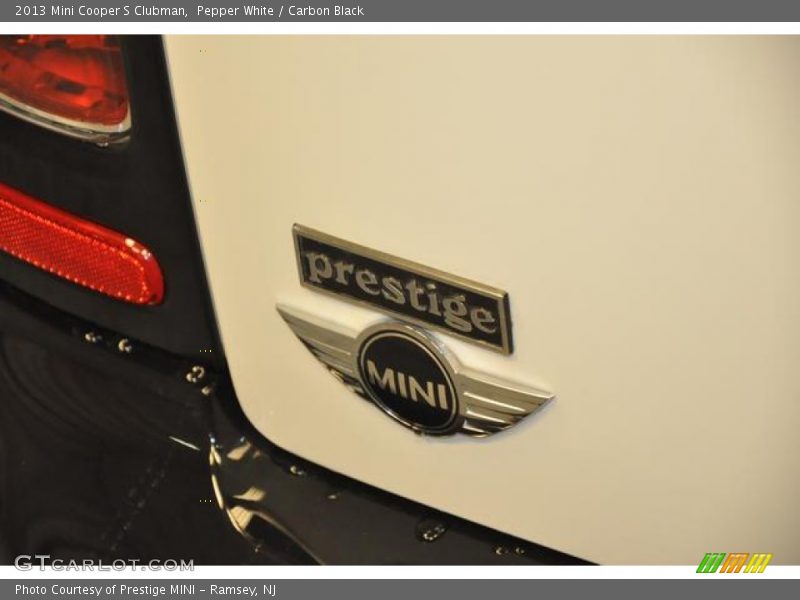 Pepper White / Carbon Black 2013 Mini Cooper S Clubman