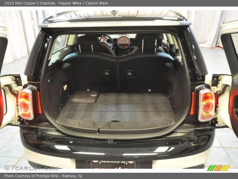 Pepper White / Carbon Black 2013 Mini Cooper S Clubman