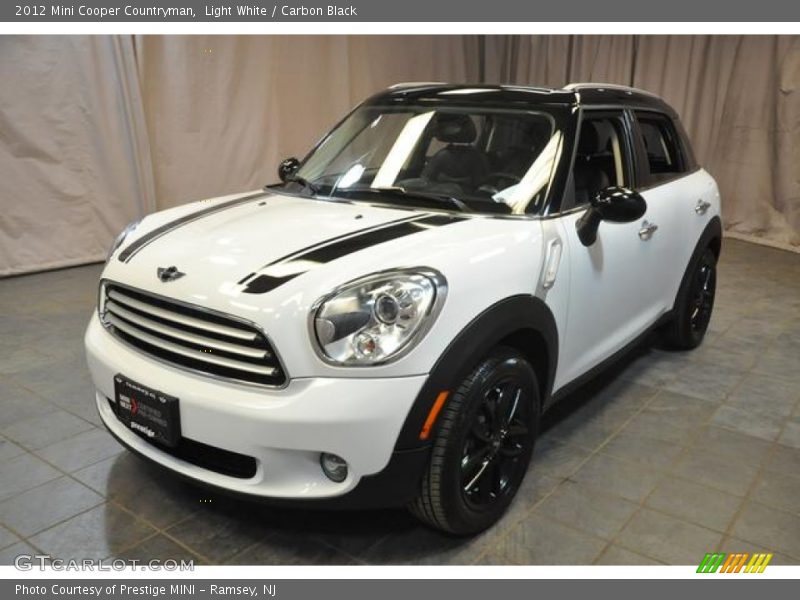 Light White / Carbon Black 2012 Mini Cooper Countryman
