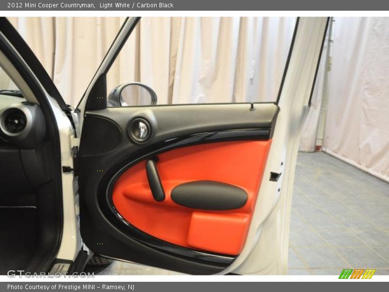 Light White / Carbon Black 2012 Mini Cooper Countryman