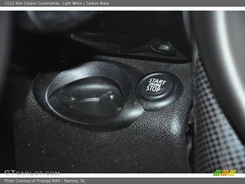 Light White / Carbon Black 2012 Mini Cooper Countryman