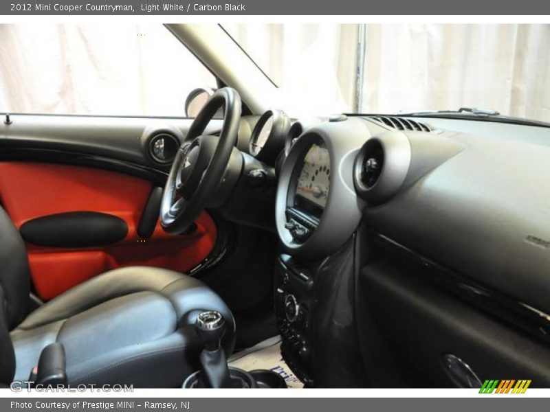Light White / Carbon Black 2012 Mini Cooper Countryman