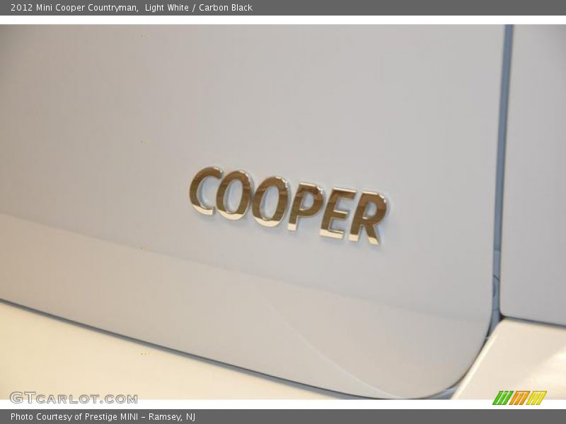 Light White / Carbon Black 2012 Mini Cooper Countryman