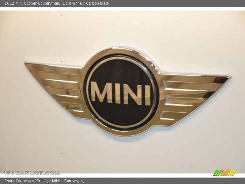 Light White / Carbon Black 2012 Mini Cooper Countryman