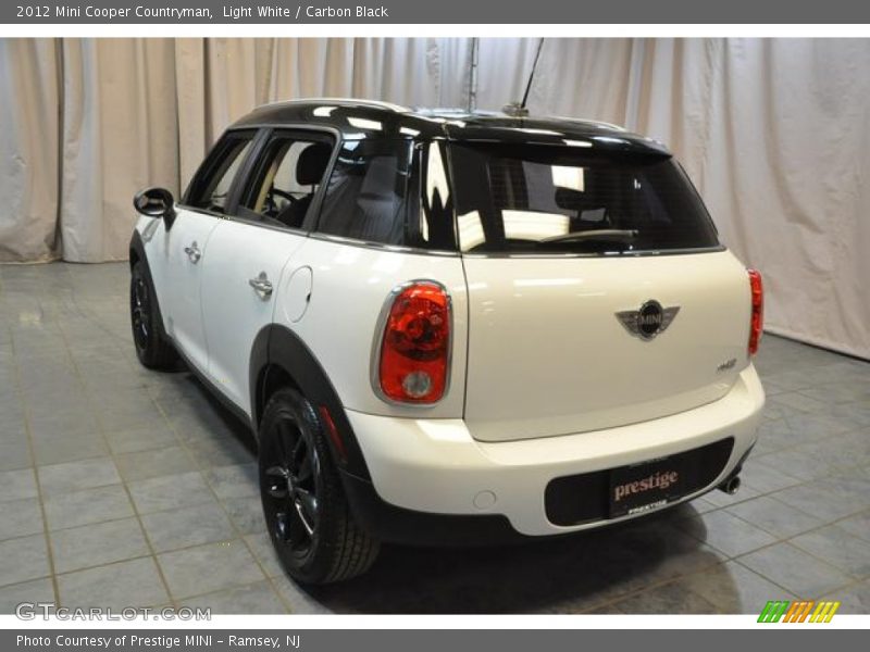 Light White / Carbon Black 2012 Mini Cooper Countryman