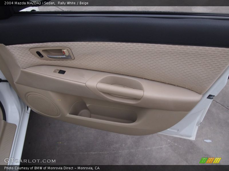 Rally White / Beige 2004 Mazda MAZDA3 i Sedan