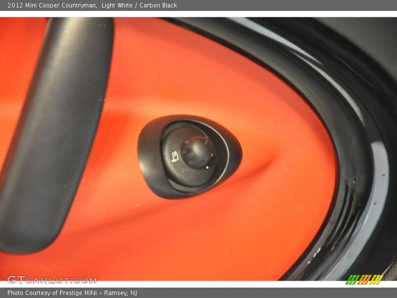 Light White / Carbon Black 2012 Mini Cooper Countryman
