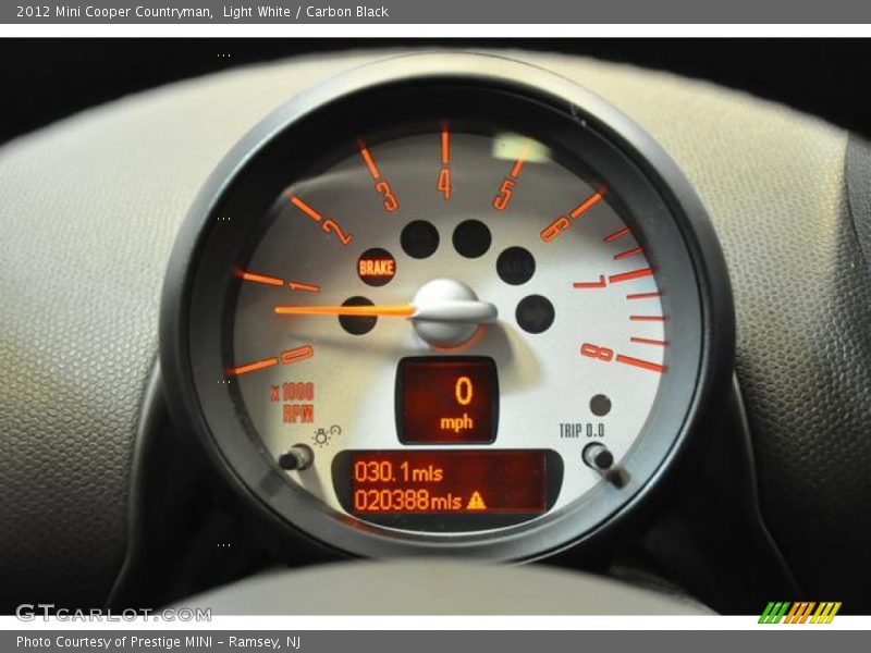 Light White / Carbon Black 2012 Mini Cooper Countryman