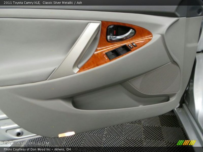 Classic Silver Metallic / Ash 2011 Toyota Camry XLE