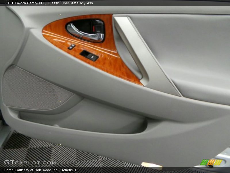 Classic Silver Metallic / Ash 2011 Toyota Camry XLE