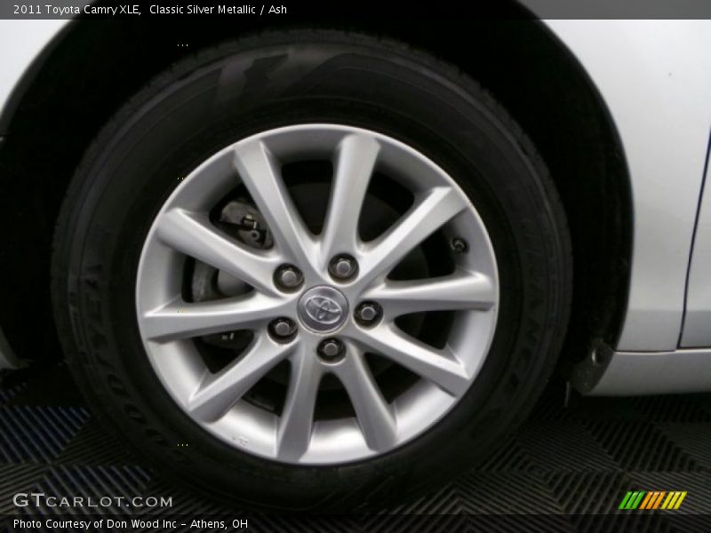 Classic Silver Metallic / Ash 2011 Toyota Camry XLE