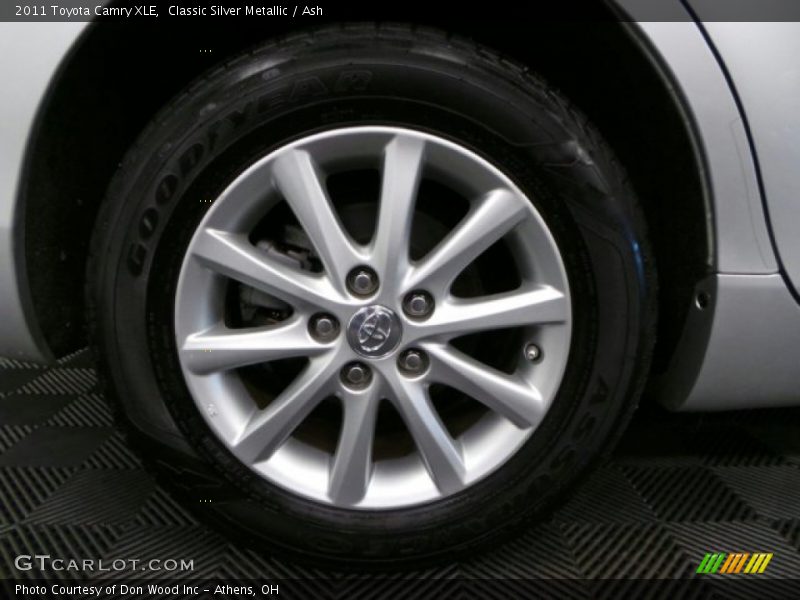 Classic Silver Metallic / Ash 2011 Toyota Camry XLE