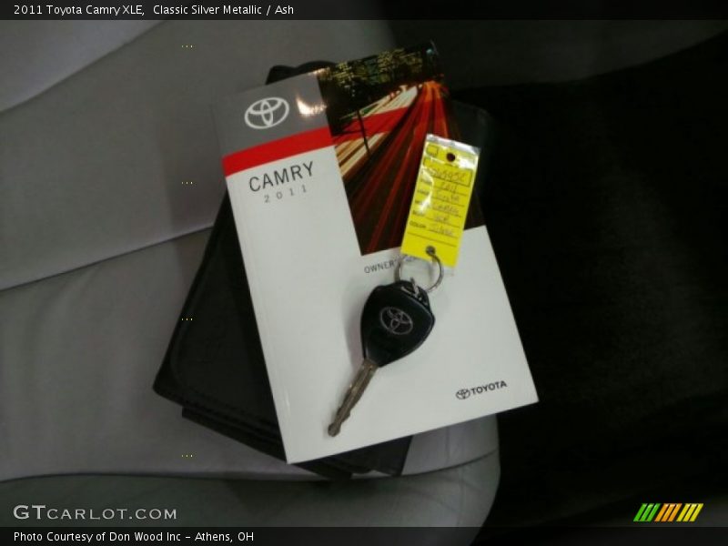 Classic Silver Metallic / Ash 2011 Toyota Camry XLE