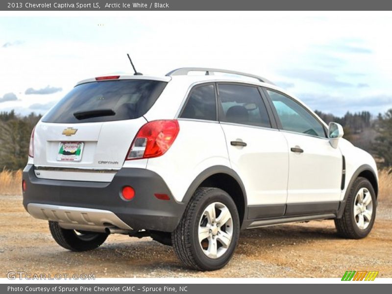 Arctic Ice White / Black 2013 Chevrolet Captiva Sport LS