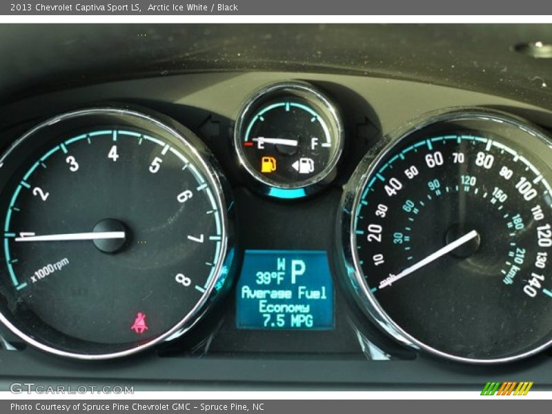 Arctic Ice White / Black 2013 Chevrolet Captiva Sport LS