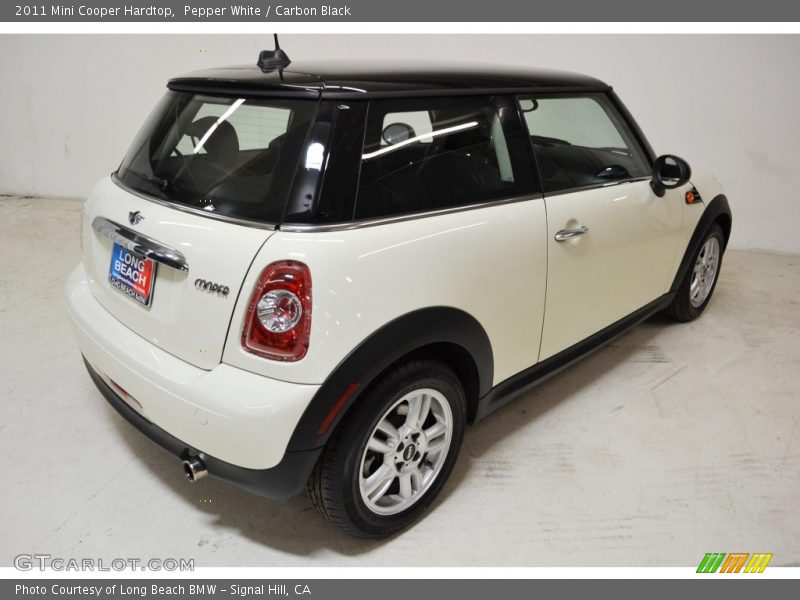 Pepper White / Carbon Black 2011 Mini Cooper Hardtop