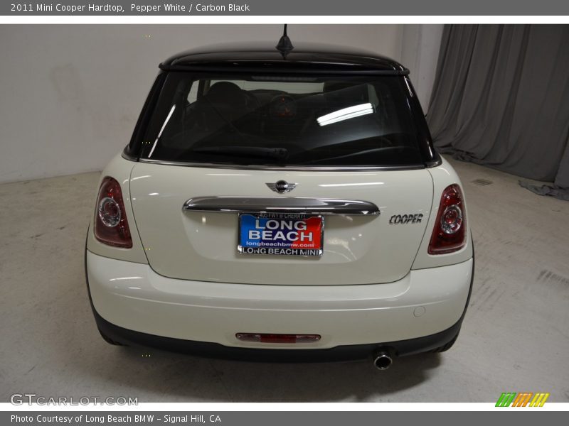 Pepper White / Carbon Black 2011 Mini Cooper Hardtop