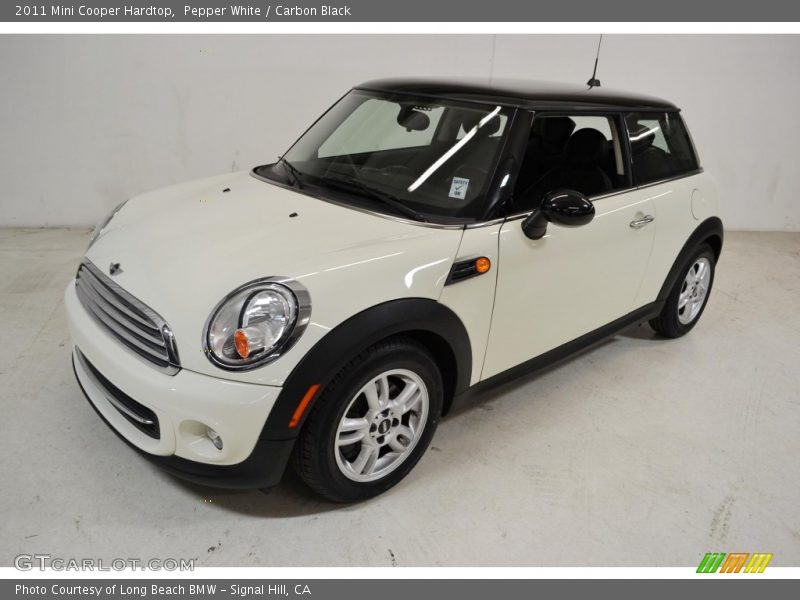 Pepper White / Carbon Black 2011 Mini Cooper Hardtop