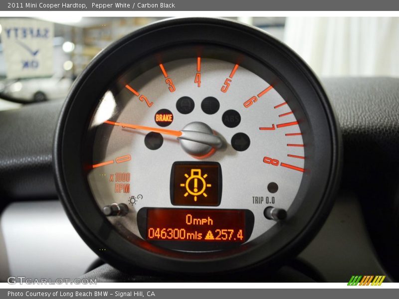 Pepper White / Carbon Black 2011 Mini Cooper Hardtop