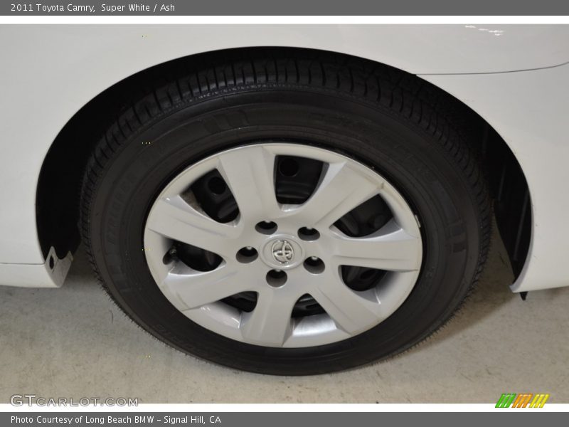 Super White / Ash 2011 Toyota Camry