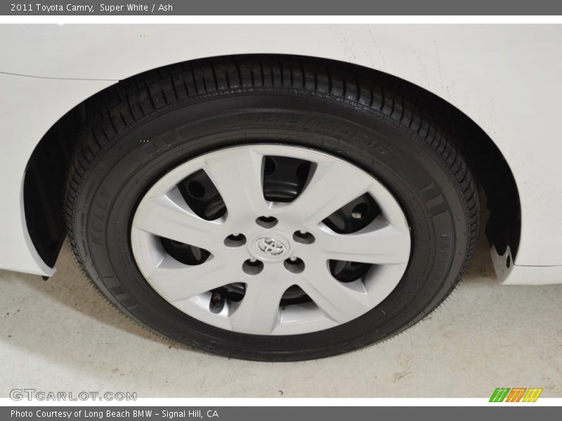 Super White / Ash 2011 Toyota Camry