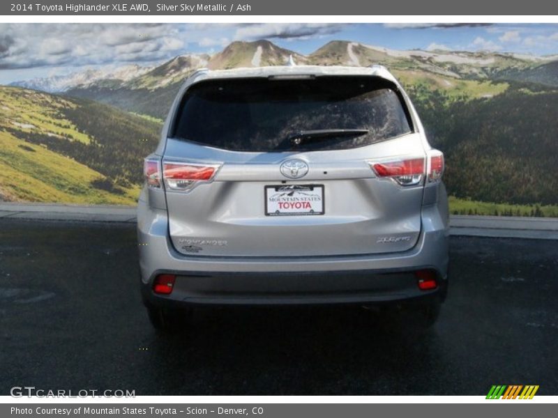 Silver Sky Metallic / Ash 2014 Toyota Highlander XLE AWD