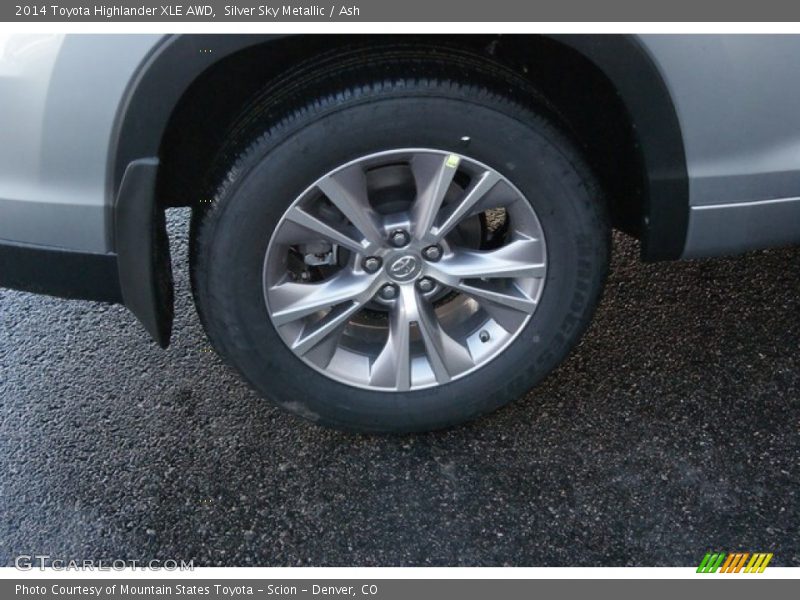 Silver Sky Metallic / Ash 2014 Toyota Highlander XLE AWD