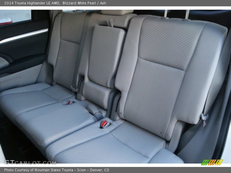 Blizzard White Pearl / Ash 2014 Toyota Highlander LE AWD