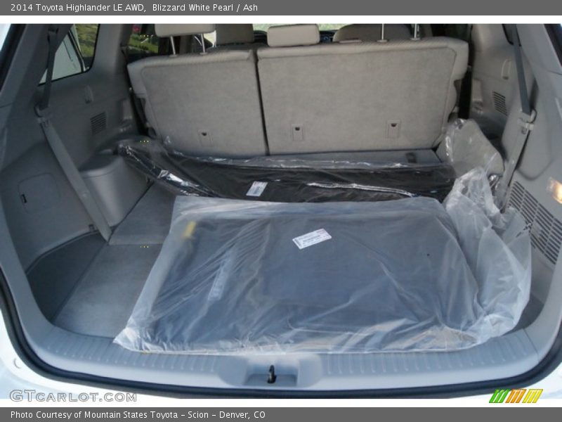  2014 Highlander LE AWD Trunk