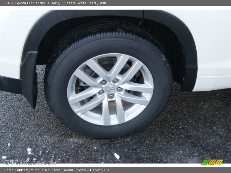 Blizzard White Pearl / Ash 2014 Toyota Highlander LE AWD