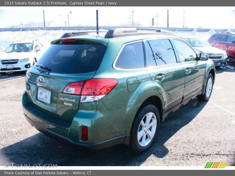 Cypress Green Pearl / Ivory 2013 Subaru Outback 2.5i Premium