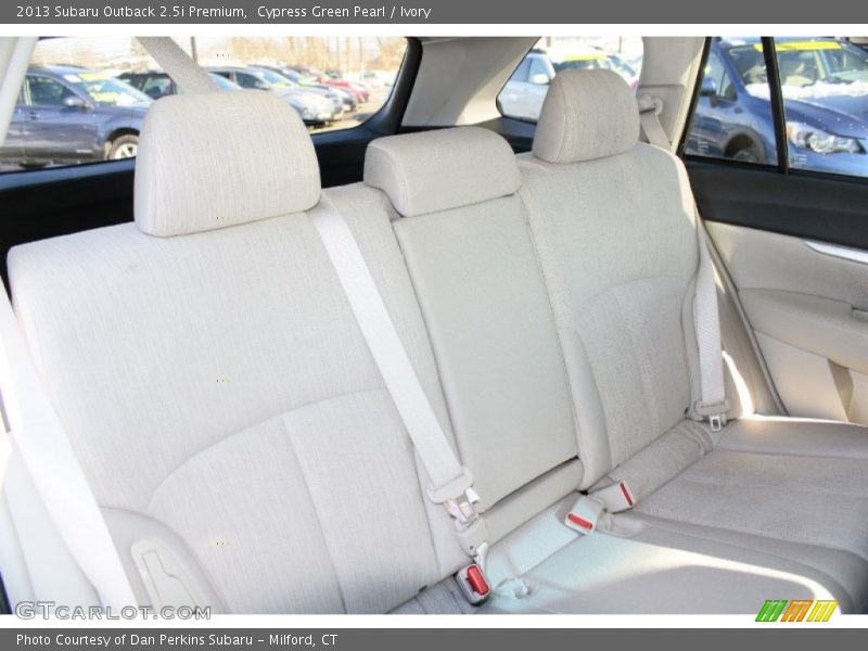 Cypress Green Pearl / Ivory 2013 Subaru Outback 2.5i Premium