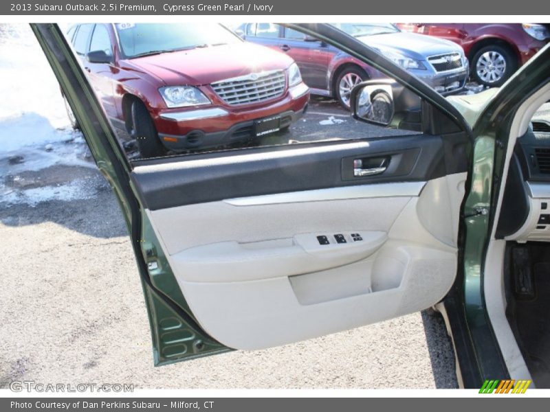 Cypress Green Pearl / Ivory 2013 Subaru Outback 2.5i Premium