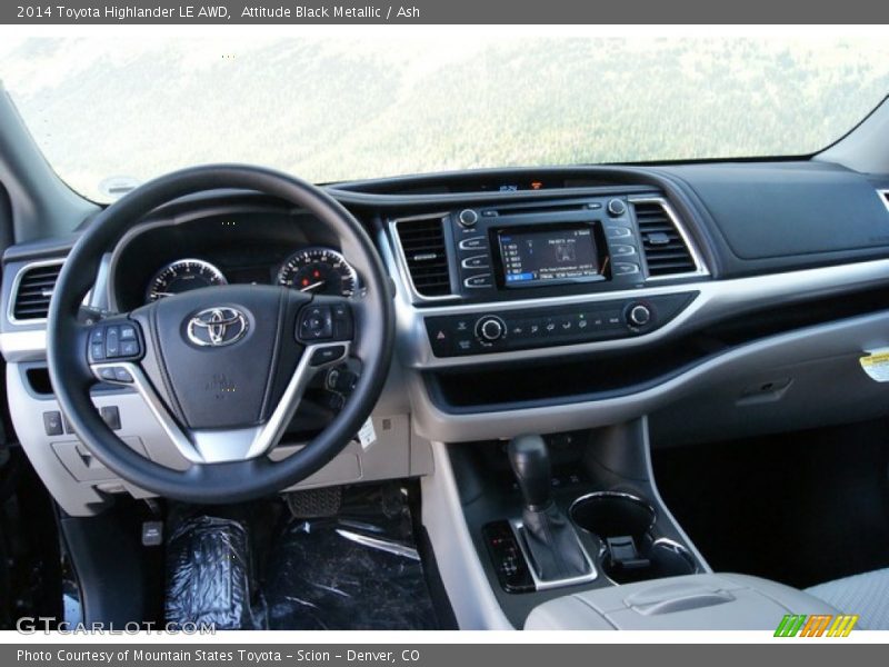 Attitude Black Metallic / Ash 2014 Toyota Highlander LE AWD