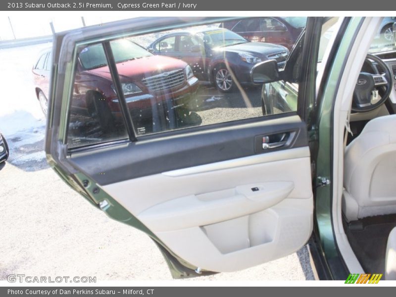 Cypress Green Pearl / Ivory 2013 Subaru Outback 2.5i Premium