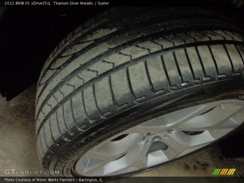 Titanium Silver Metallic / Oyster 2012 BMW X5 xDrive35d