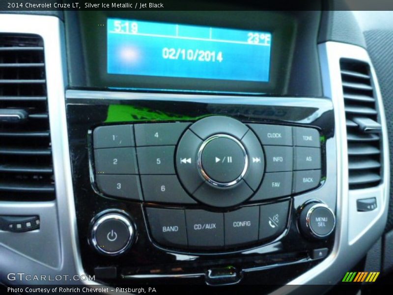 Silver Ice Metallic / Jet Black 2014 Chevrolet Cruze LT
