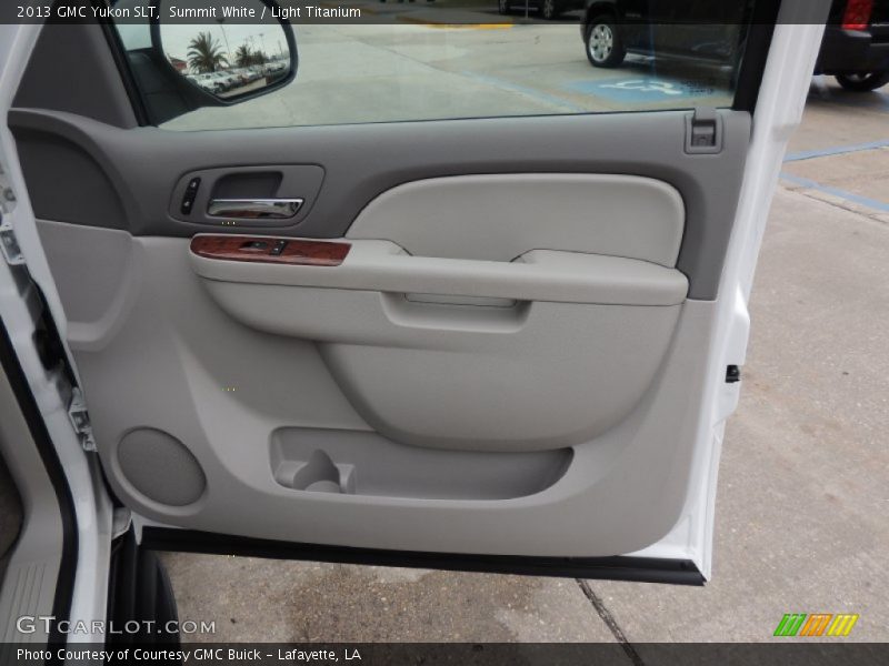 Summit White / Light Titanium 2013 GMC Yukon SLT