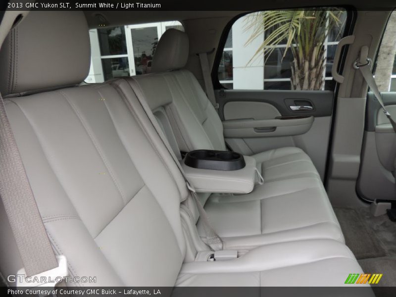 Summit White / Light Titanium 2013 GMC Yukon SLT