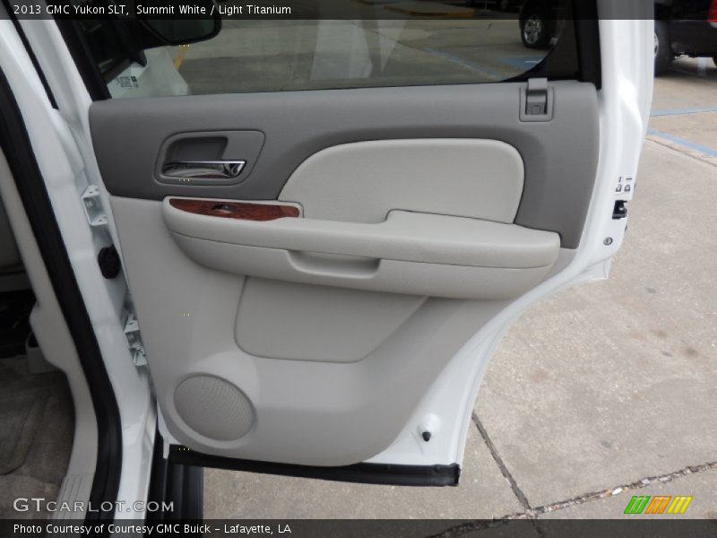Summit White / Light Titanium 2013 GMC Yukon SLT