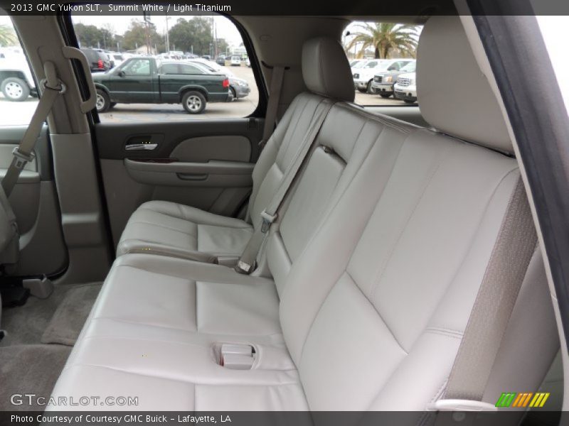 Summit White / Light Titanium 2013 GMC Yukon SLT