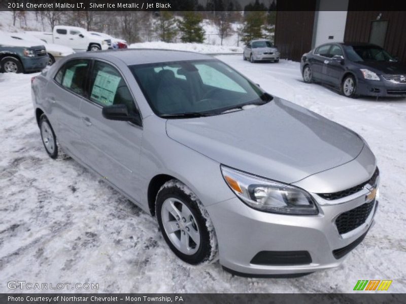 Front 3/4 View of 2014 Malibu LT