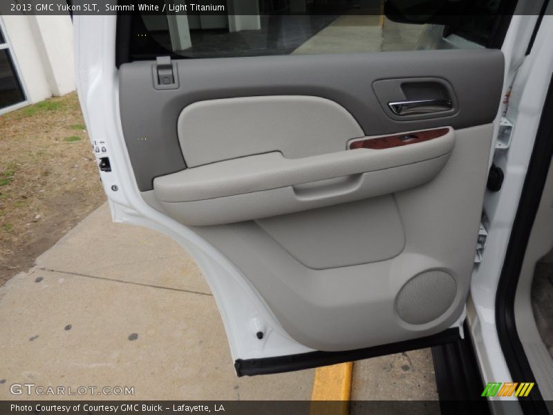 Summit White / Light Titanium 2013 GMC Yukon SLT