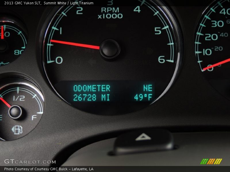 Summit White / Light Titanium 2013 GMC Yukon SLT