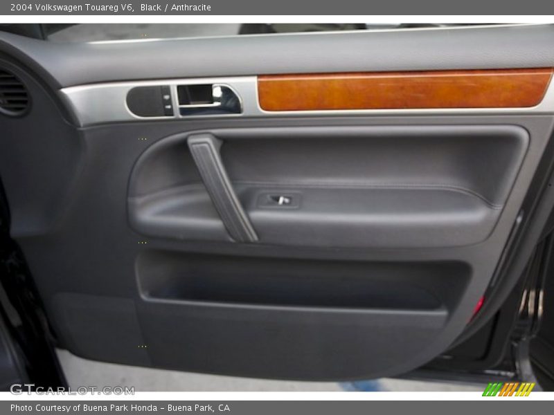 Black / Anthracite 2004 Volkswagen Touareg V6