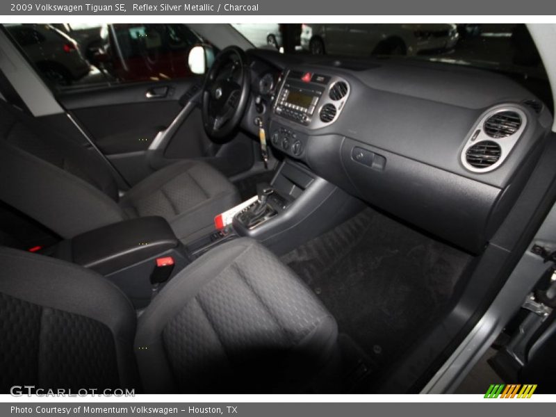 Reflex Silver Metallic / Charcoal 2009 Volkswagen Tiguan SE