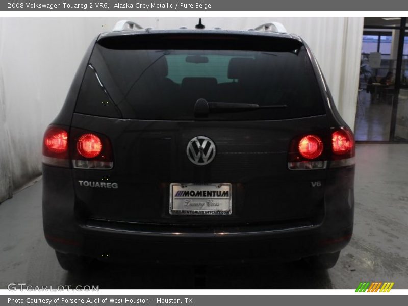 Alaska Grey Metallic / Pure Beige 2008 Volkswagen Touareg 2 VR6